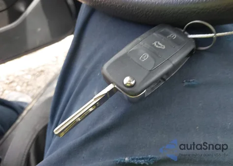 2010 Volkswagen Jetta S z USA, uszkodzony, nr VIN 3VWJZ7AJ5AM007189